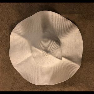 White floppy hat !!